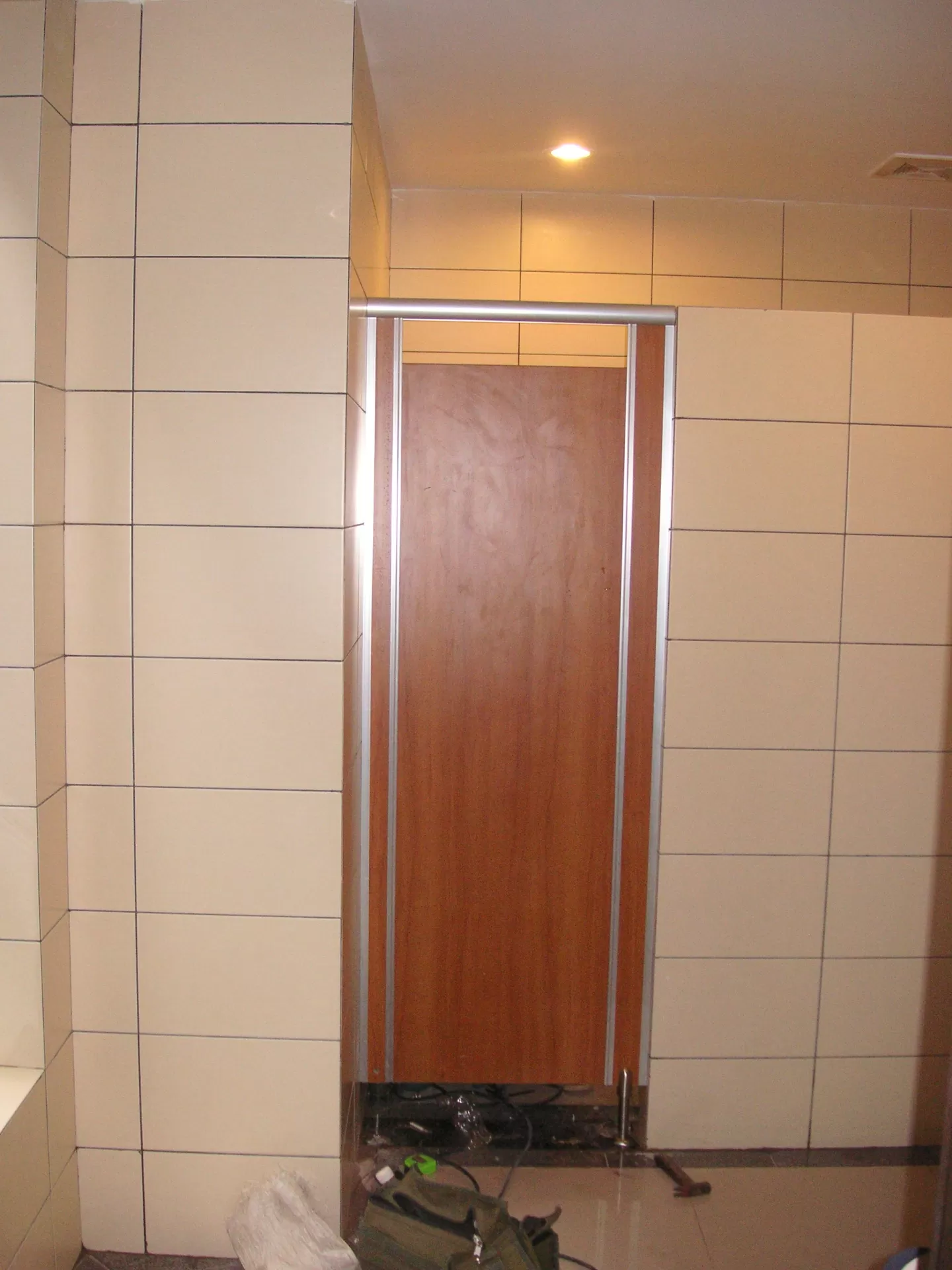 Vách ngăn vệ sinh