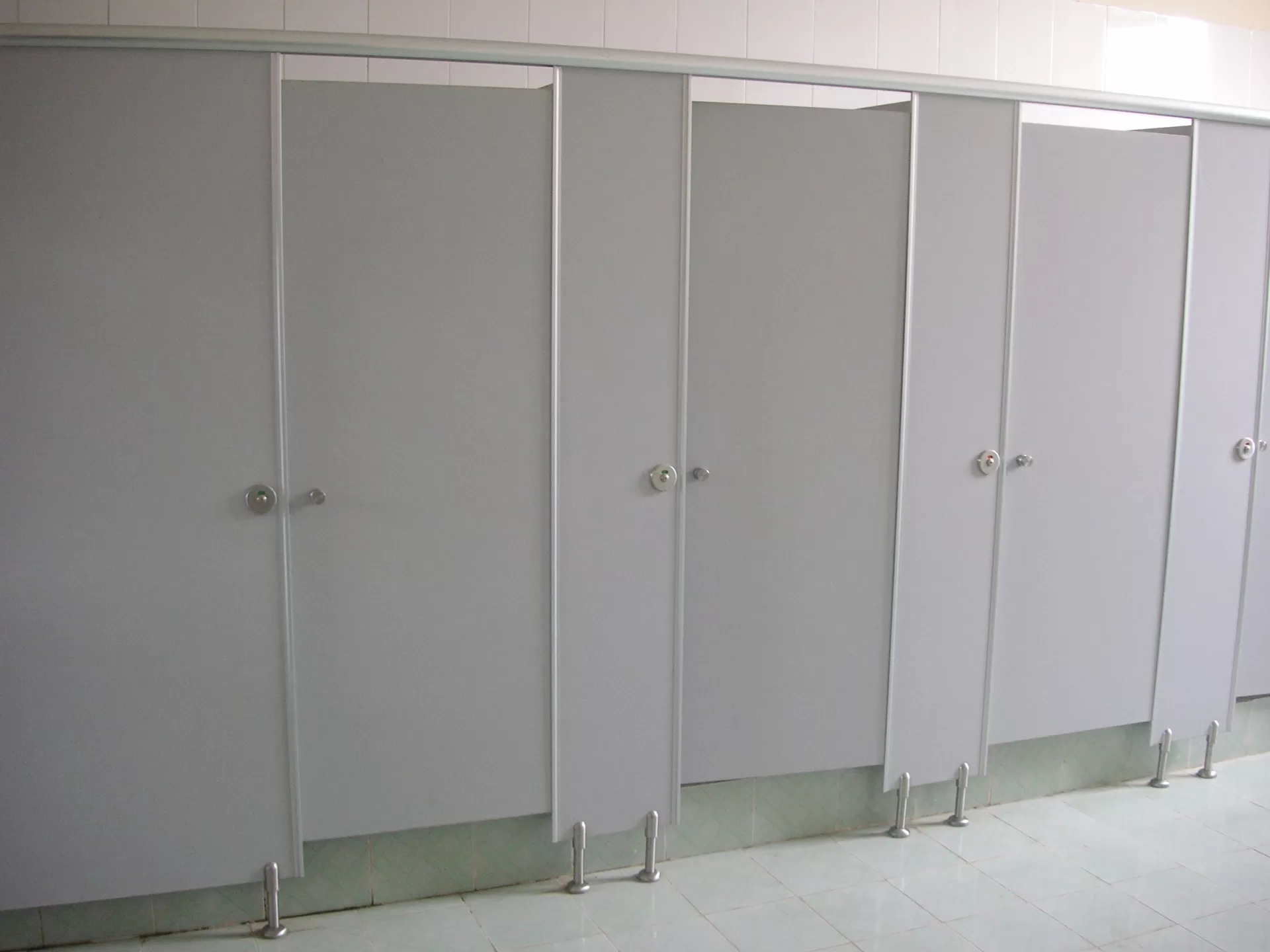 Vách ngăn vệ sinh