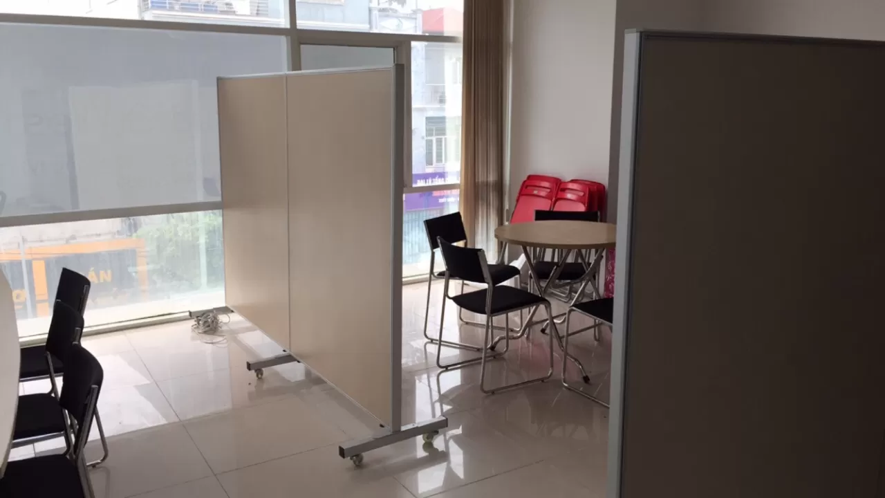 Vách ngăn di động có bánh xe