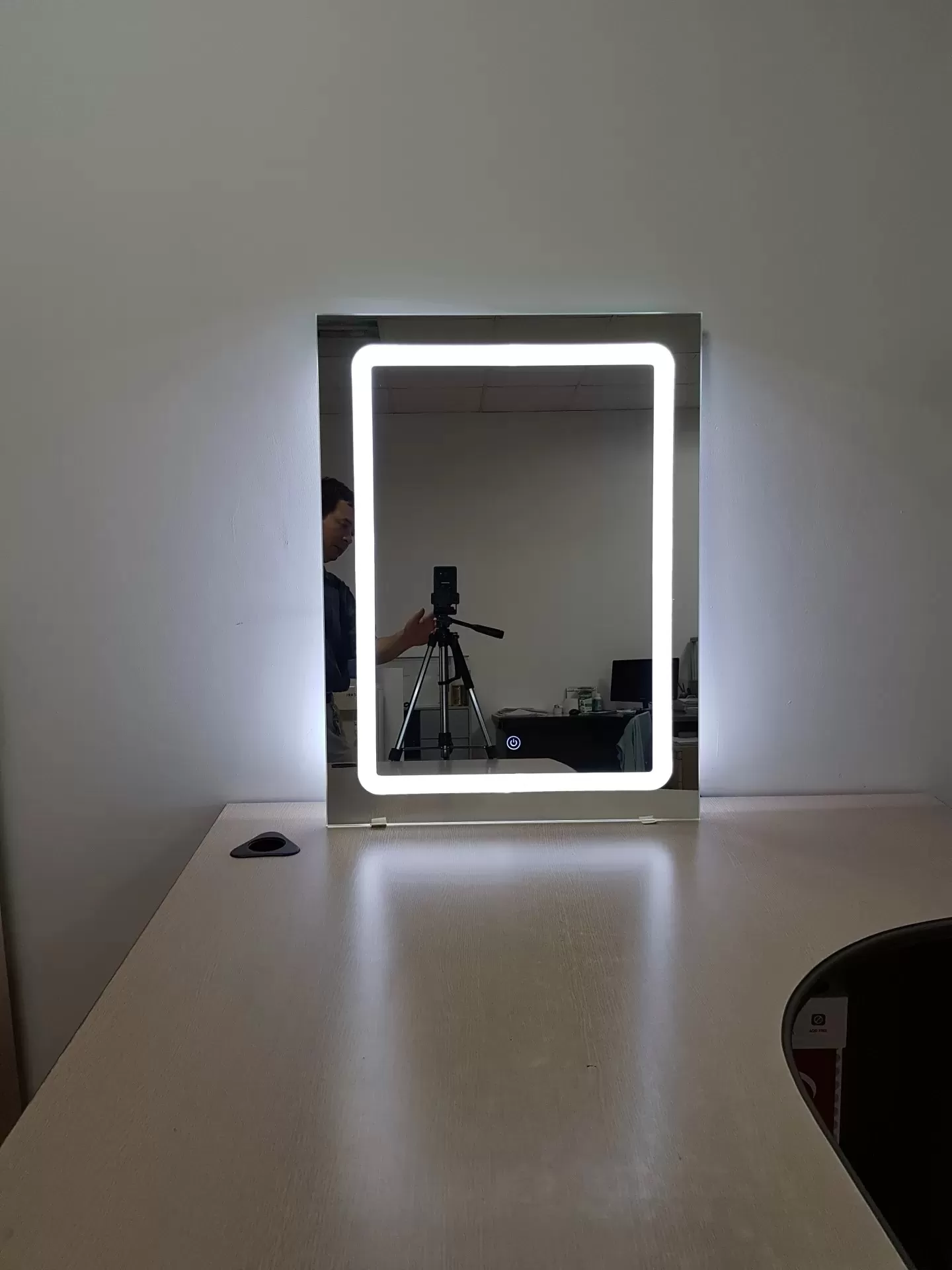 Gương đèn LED B51