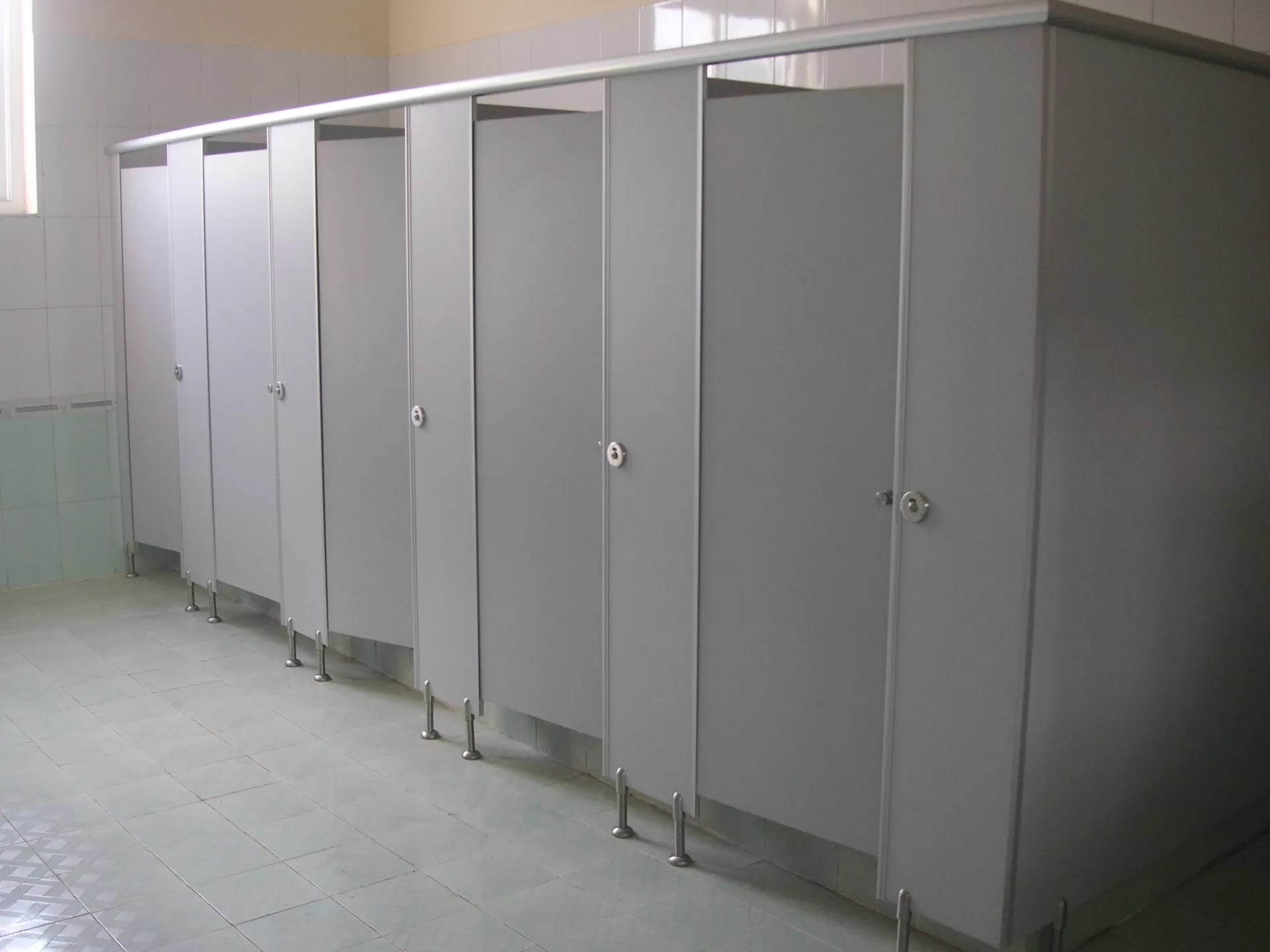 Vách ngăn vệ sinh