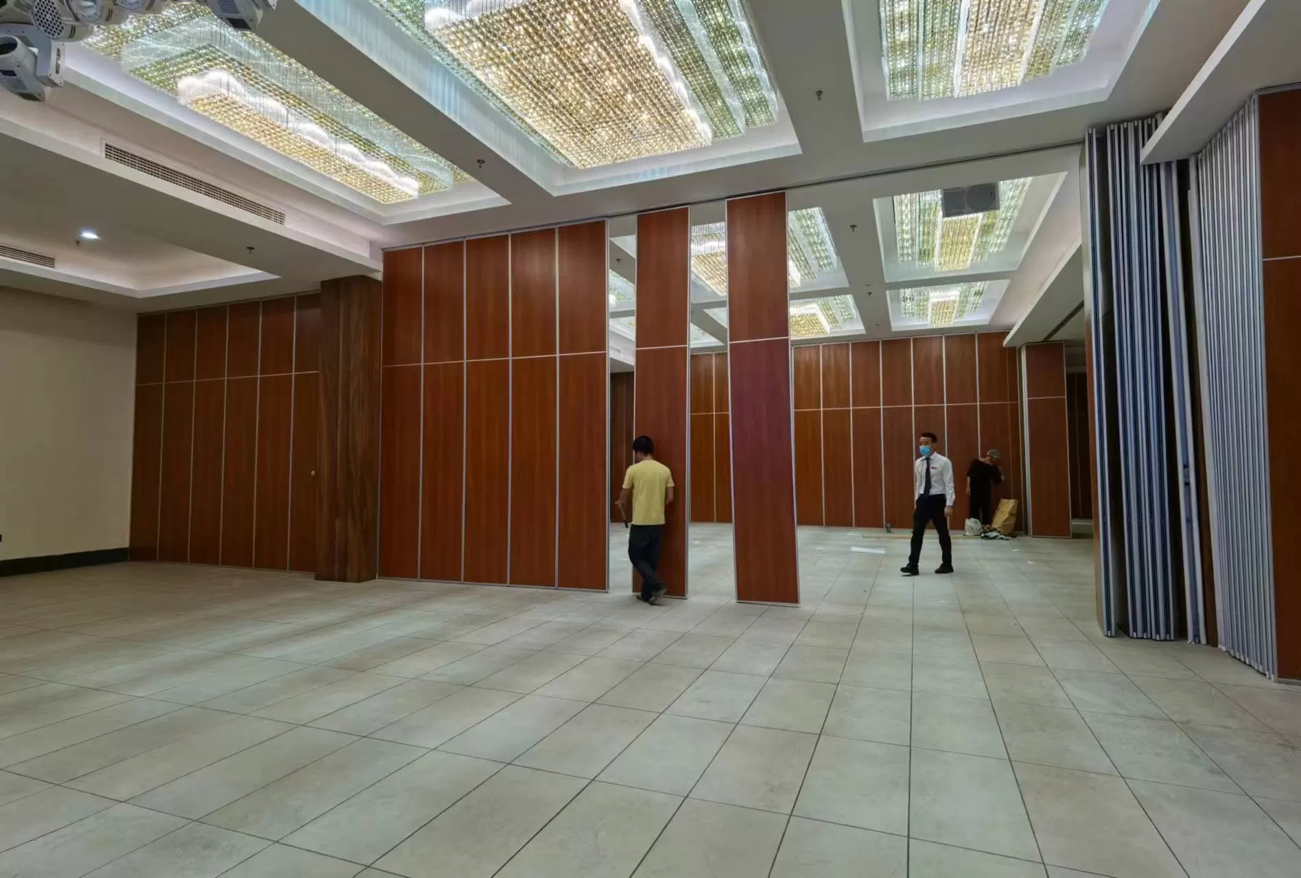 Vách ngăn di động hội trường